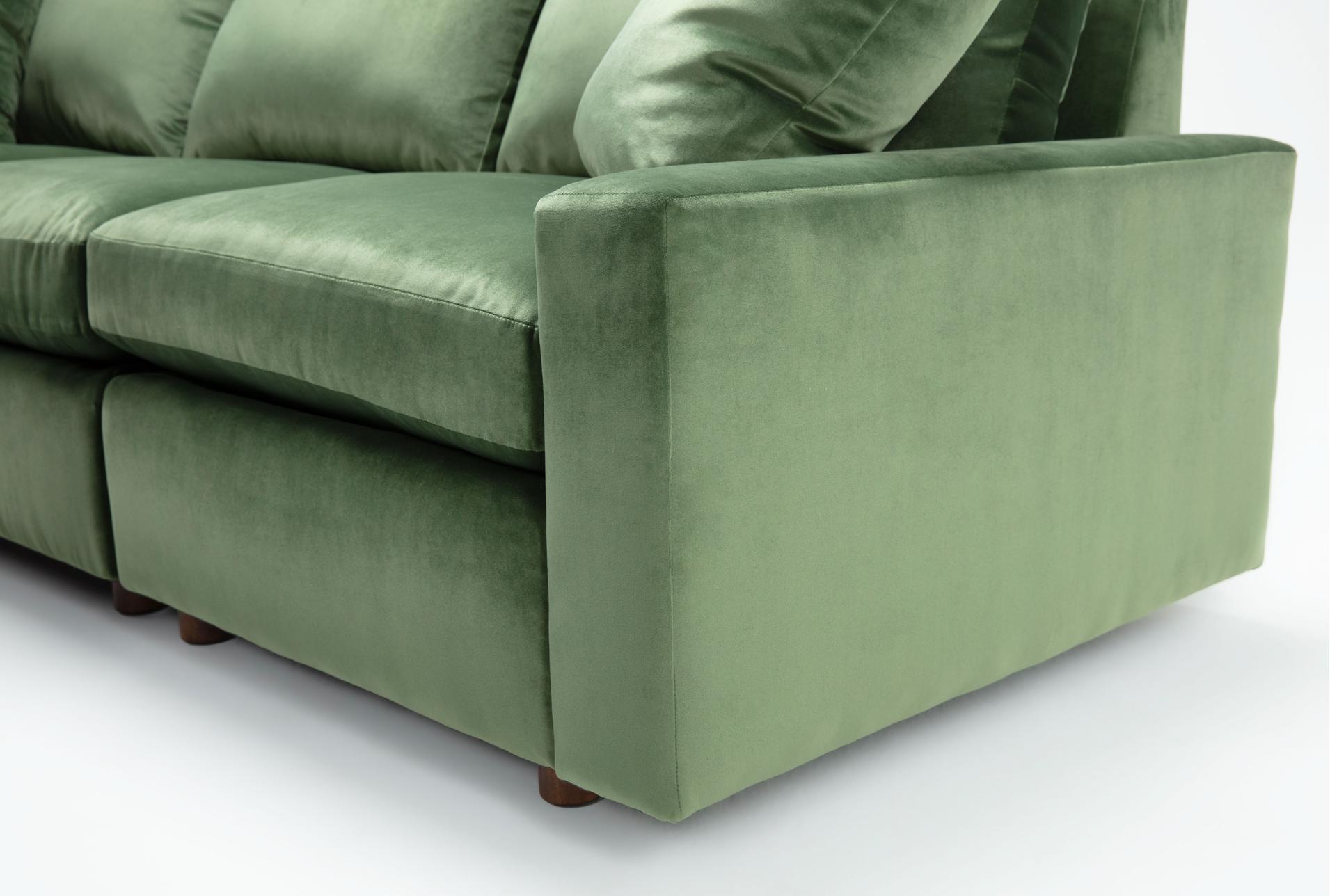 siena forrest green performance velvet fabric 7 piece modular flexsteel sectional with dual console storage cupholders and usb 14 siena forrest green performance velvet fabric 7 piece modular flexsteel sectional with dual console storage cupholders and usb