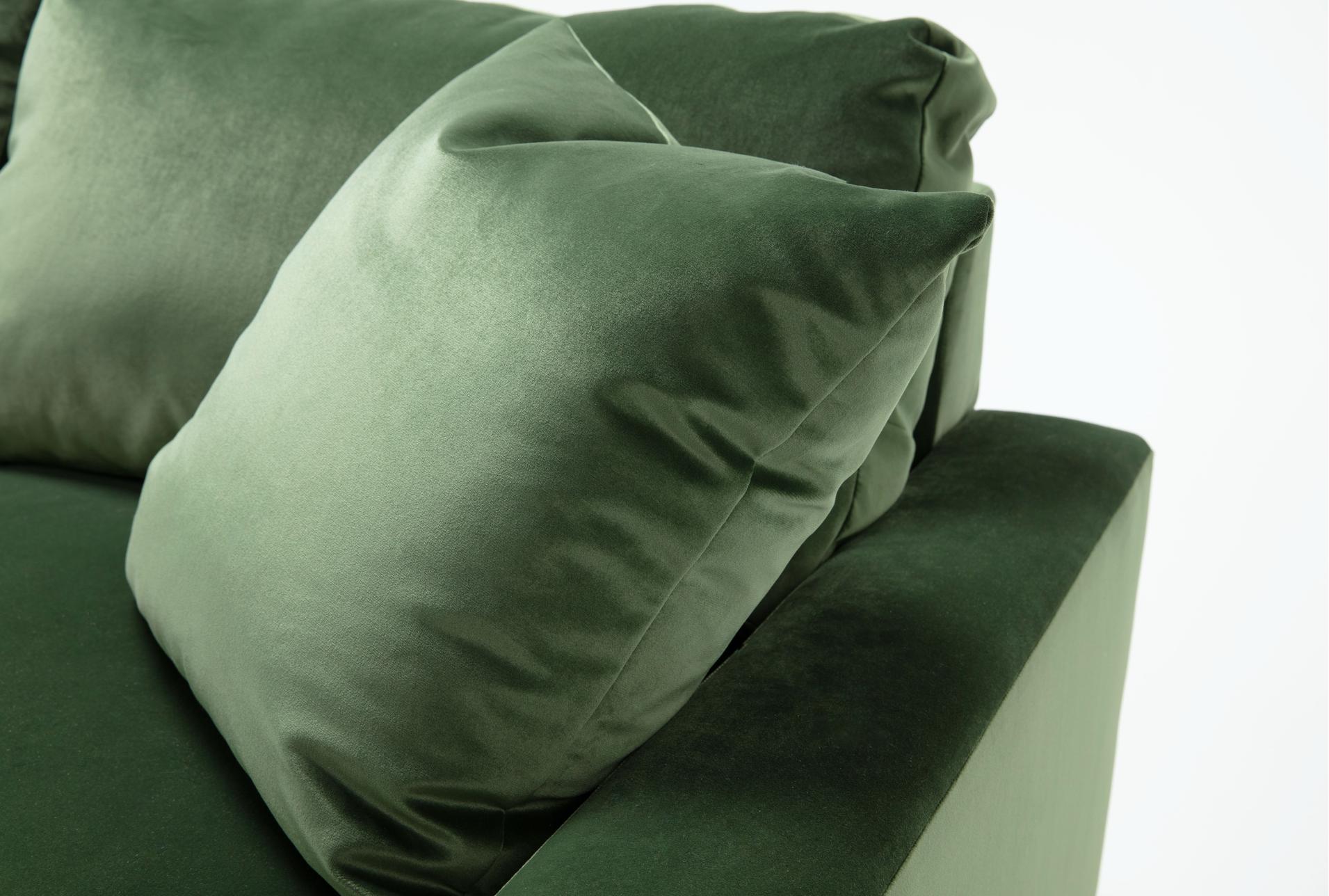 siena forrest green performance velvet fabric 7 piece modular flexsteel sectional with dual console storage cupholders and usb 15 siena forrest green performance velvet fabric 7 piece modular flexsteel sectional with dual console storage cupholders and usb